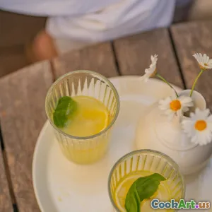 Tinh dầu hoa để làm đồ uống thanh lịch