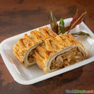 How to Make Flaky German Apple Strudel at Home