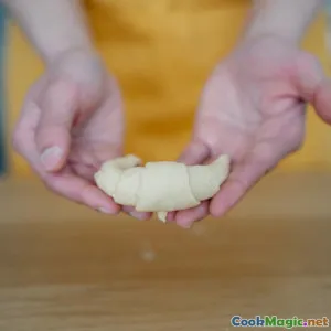 Mastering Pastizzi Technique for Flaky Perfection